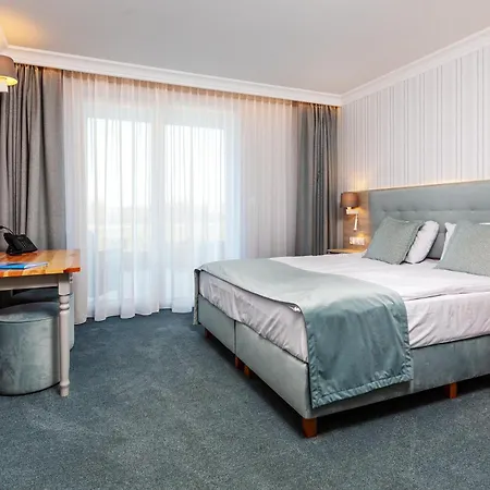 Belmar Park & Hotel